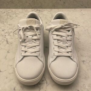 Vessi Women’s Soho Sneaker in Ivory White/Dune Beige. Size 6.